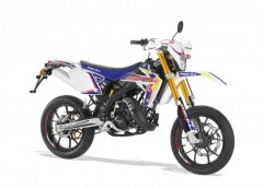 mrt-50-pro-e4-sm-2018-free-jump-azul-e4-sm.jpg